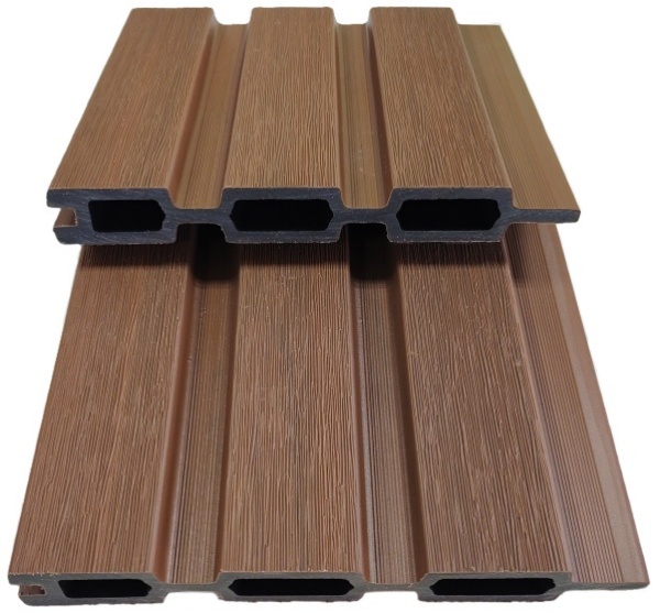WPC co-extrued fencing (2).jpg